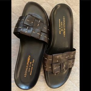 Size 7.5 Donald Pliner sandals